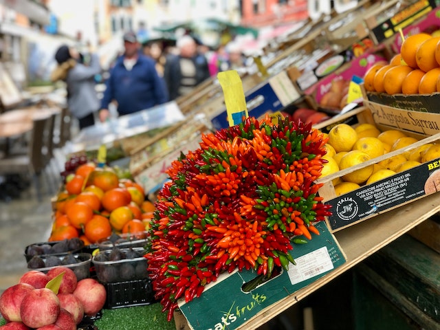 Itinerari eno-gastronomici: un viaggio attraverso le regioni italiane e le loro specialità culinarie