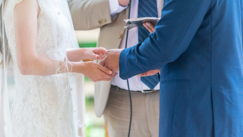 Matrimonio senza cellulari: ecco 5 consigli utili per organizzarlo